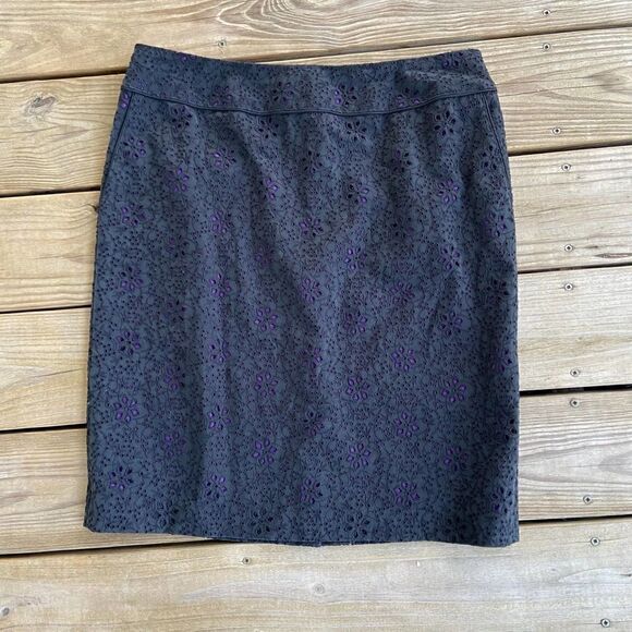 J McLaughlin Black / Purple Floral Eyelet Skirt 10 - Picture 1 of 5